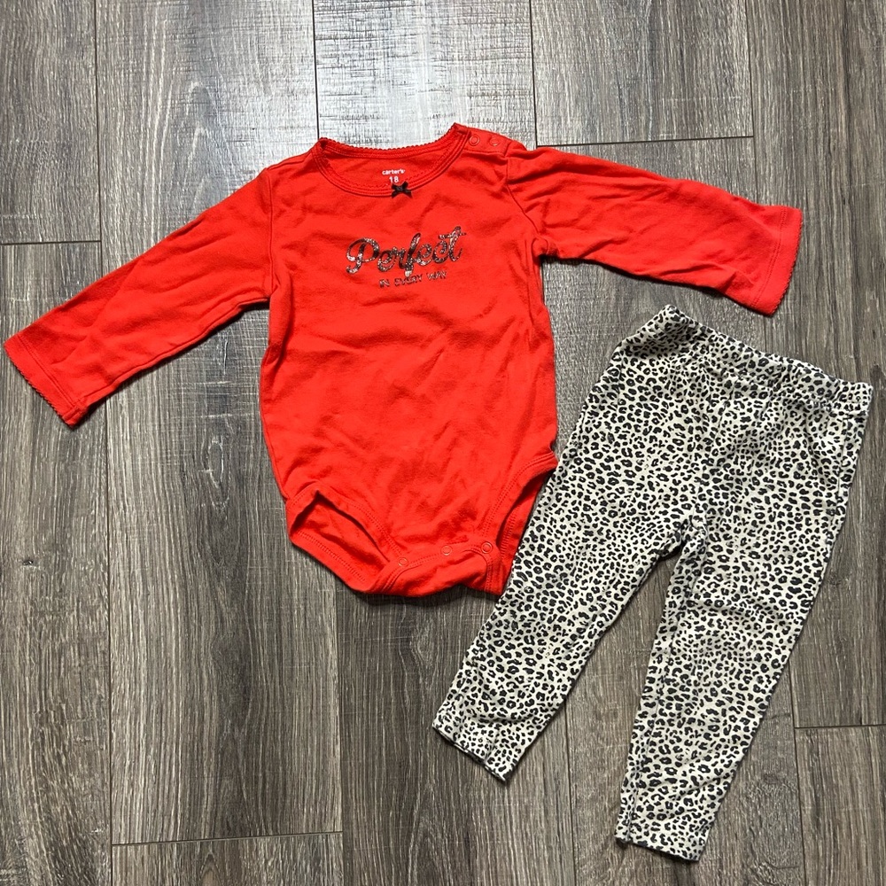 Carter’s outfit size 18 months